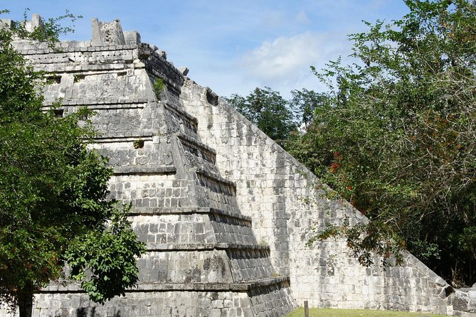 Semi-Private Chichen Itza, Cenote Ik Kil and Valladolid Tour - Entering Chichen Itza before the heat peaks
