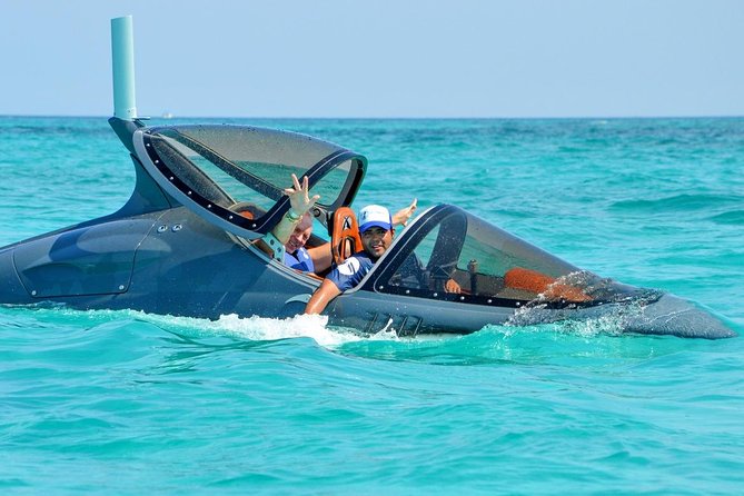 Shark Ride in Cancun - Seabreacher - Starting at Yachtlife Mexico in the Hotel Zone