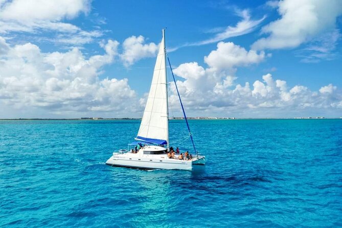 Splendid Isla Mujeres Catamaran: drinks and fun all day! - Leaving Cancun by catamaran