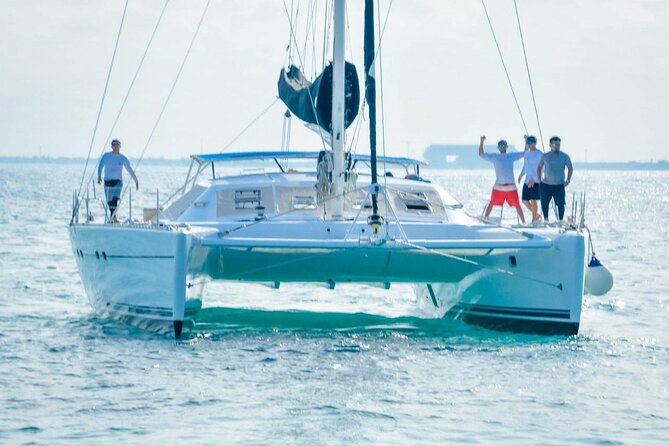 Splendid Isla Mujeres Catamaran: drinks and fun all day! - Who will enjoy this catamaran most