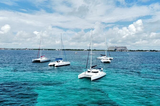 Splendid Isla Mujeres Catamaran: drinks and fun all day! - Snorkeling at El Meco Reef
