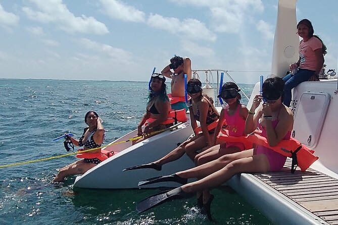 The Best Catamaran Tour to Isla Mujeres from Cancún - Lunch and downtime at the private beach club