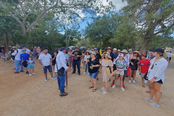 Tour Chichen Itza, 2 Cenotes, and Valladolid from Cancun - Chichen Itza and the pyramid of Kukulcán