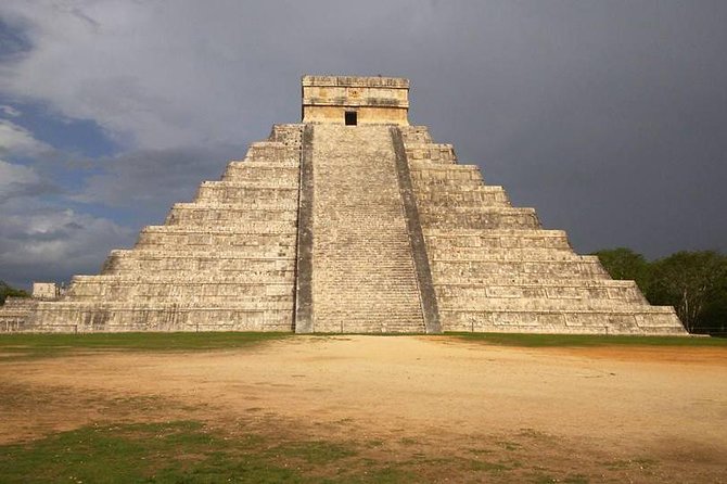 Tour Chichen Itza, 2 Cenotes, and Valladolid from Cancun - A Mexican lunch between major stops