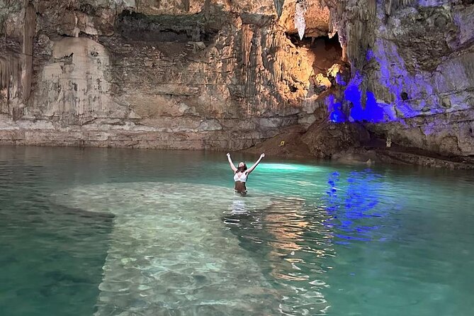 Tour Chichen Itza 2 Cenotes Suytun and Ik-kil - Ik-Kil, a larger open-air swim