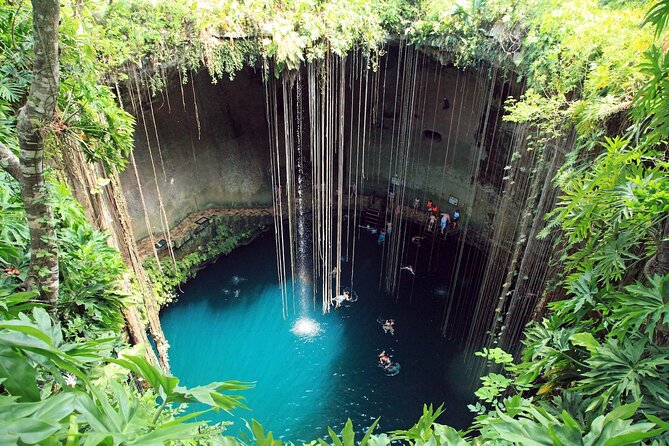 Tour de Dia a Chichén Cenote Ik Kil Cenote Suytun y Valladolid - Valladolid in about 45 minutes