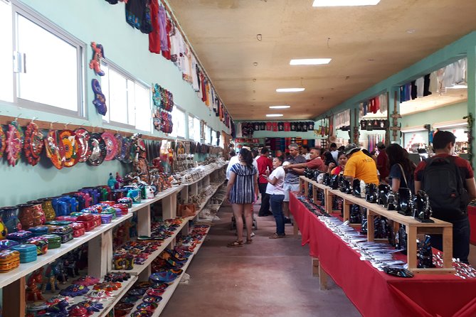 Tour from Cancun to Chichen Itza with cenote food and Valladolid - Buffet lunch with a Yucatecan pause