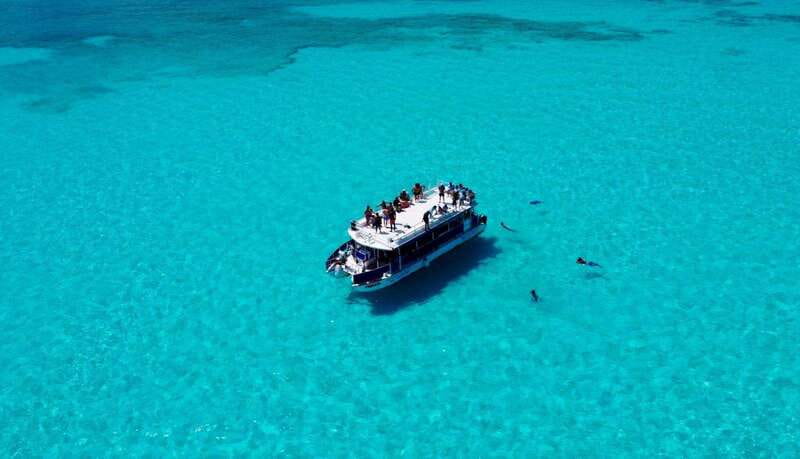 Tour Isla Mujeres: From Cancún-Riviera Maya all Included - Lunch and a break at the beach club