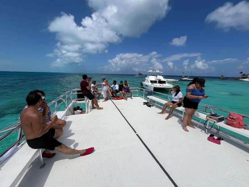 Tour Isla Mujeres: From Cancún-Riviera Maya all Included - Guides, service, and the mixed picture