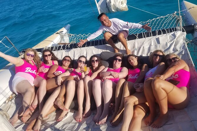 Tour Isla Mujeres Premium - The music and open bar set the mood