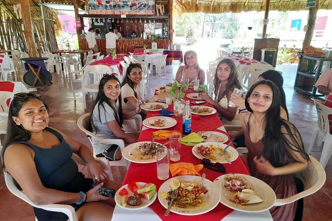 Tour to Chichen Itza-Tickets, food and cenote - Buffet lunch and a taste of local food