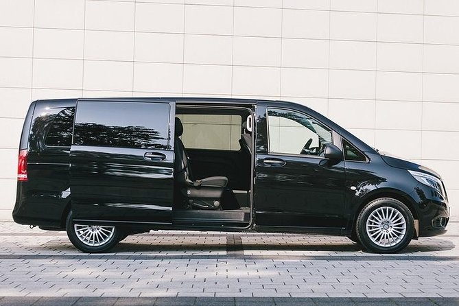 Transfer in Luxury Mercedes Benz Minivan - The Mercedes question deserves attention