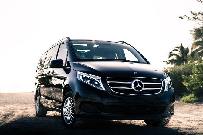 Transfer in Luxury Mercedes Benz Minivan - Exiting Cancun Airport without getting sidetracked