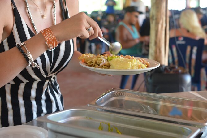 TULUM 4x1 : Archaeological Site, Cenote, 5th Avenue and lunch - Regional buffet lunch