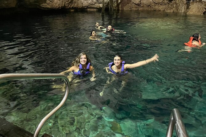 TULUM 4x1 : Archaeological Site, Cenote, 5th Avenue and lunch - Tulum: Caribbean views with limited time