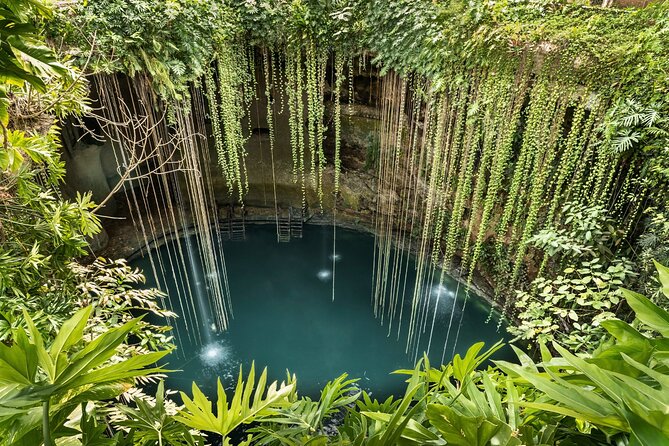 Visit Chichén Itzá and discover a real Cenote and Valladolid. Transport included - A Mexican buffet after the swim