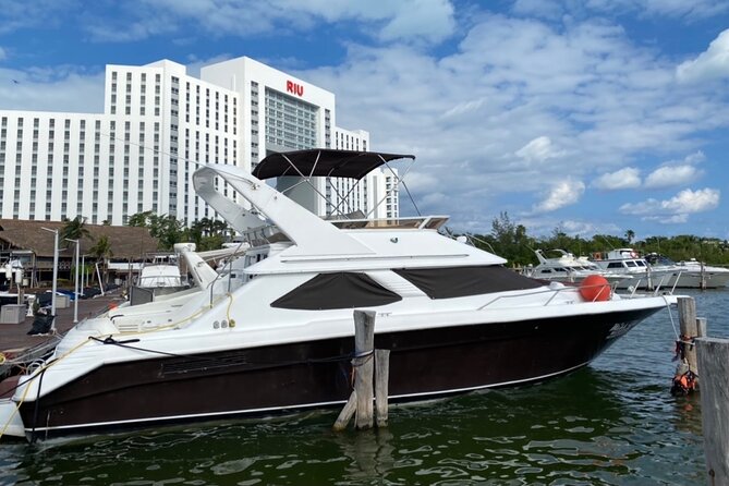 Yacht 48ft Rental in Cancun for up to 15 people - Birthday parties and special occasions