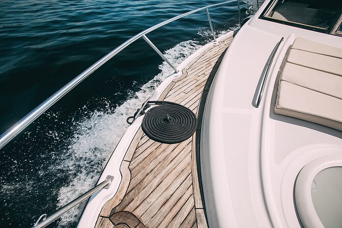 Yacht Meridian 40FT Best Private Rental in Cancun - What is included on the boat