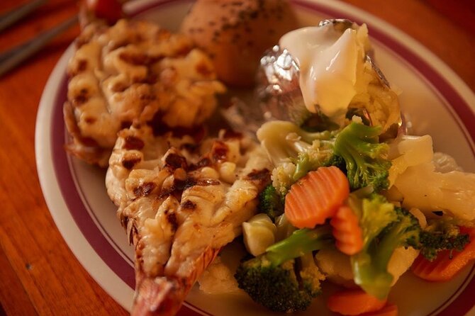 Your Romantic Dinner in Cancun, includes national open bar and live music - Weather, comfort, and the older boat